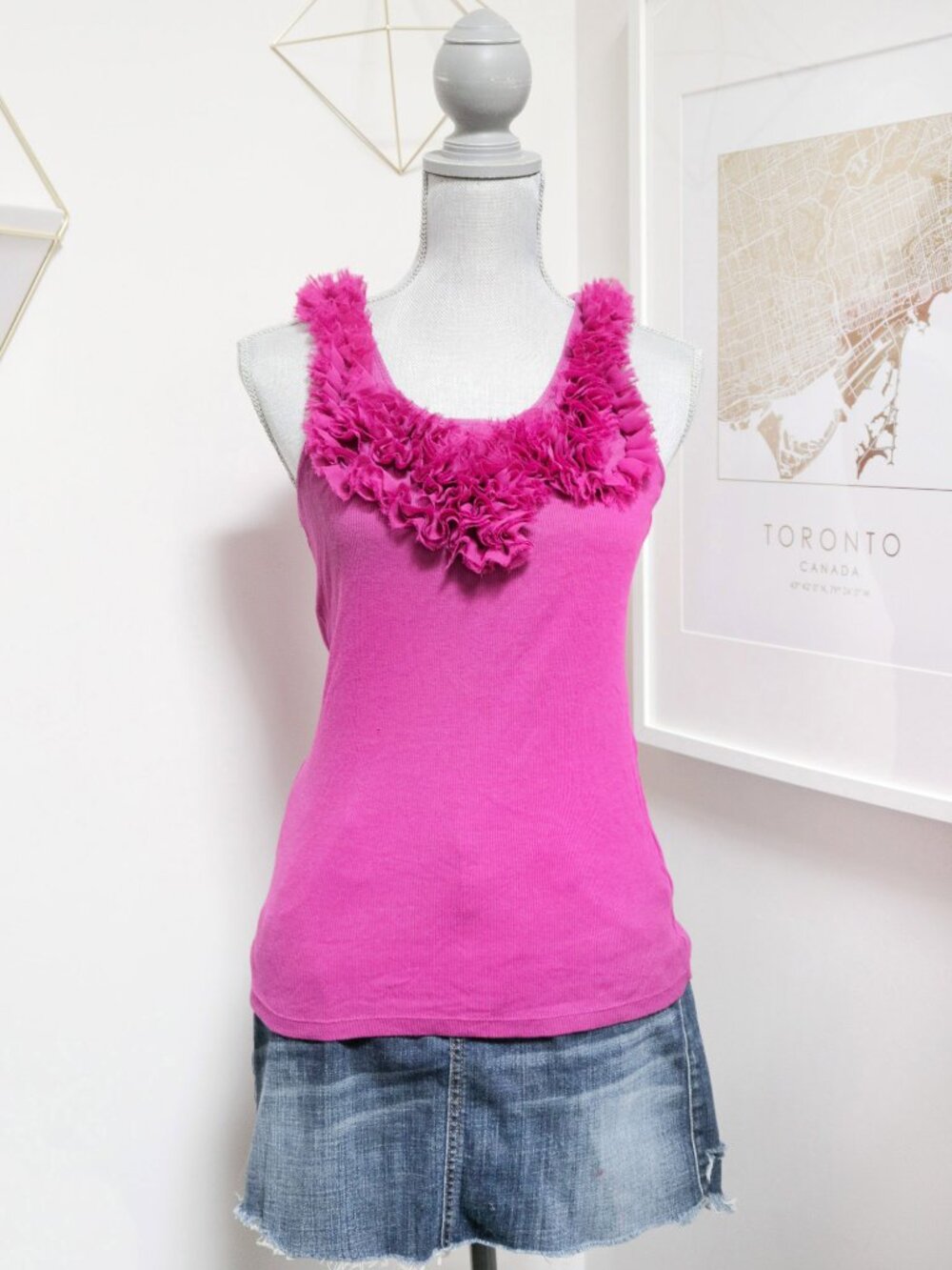 AS IS (repaired)- ANNE KLEIN Fuchsia Rib Knit Scoop Neck Tank Top w/ Ruffle Trim